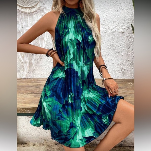 Elegant Cream and Rust Pleated Halter Dress - Picture 9 of 16